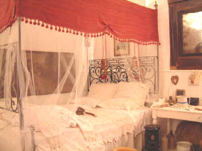 17th century bedroom furnishings